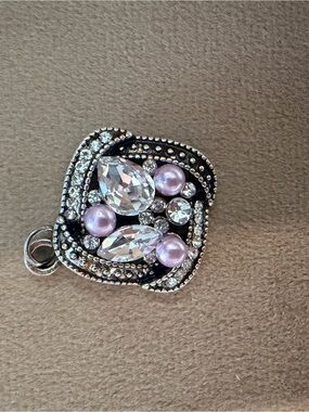 Vintage-Inspired Silver Pendant Necklace with Pink Pearl Accents